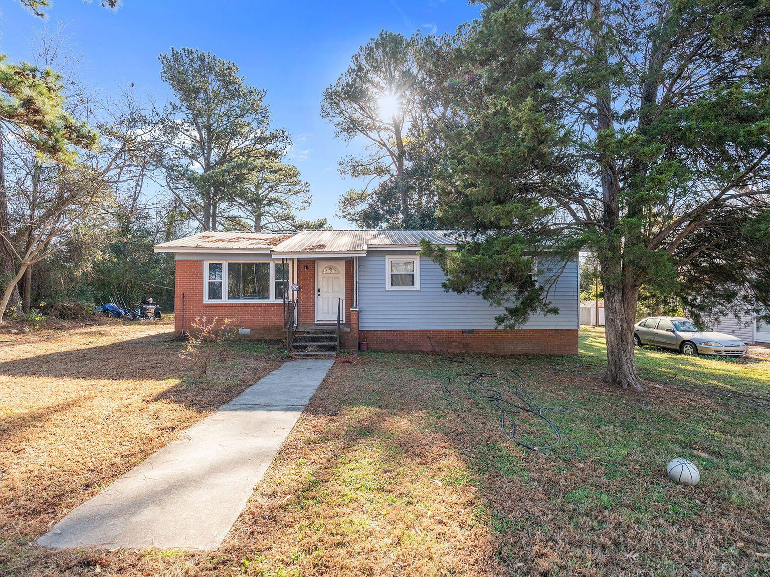 895 Sommers St Sanford, NC 27330 - Thumbnail 3