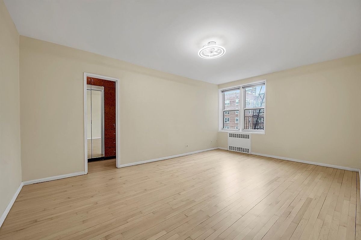 88-01 35th Ave #4H Jackson Heights, NY 11372 - Thumbnail 3