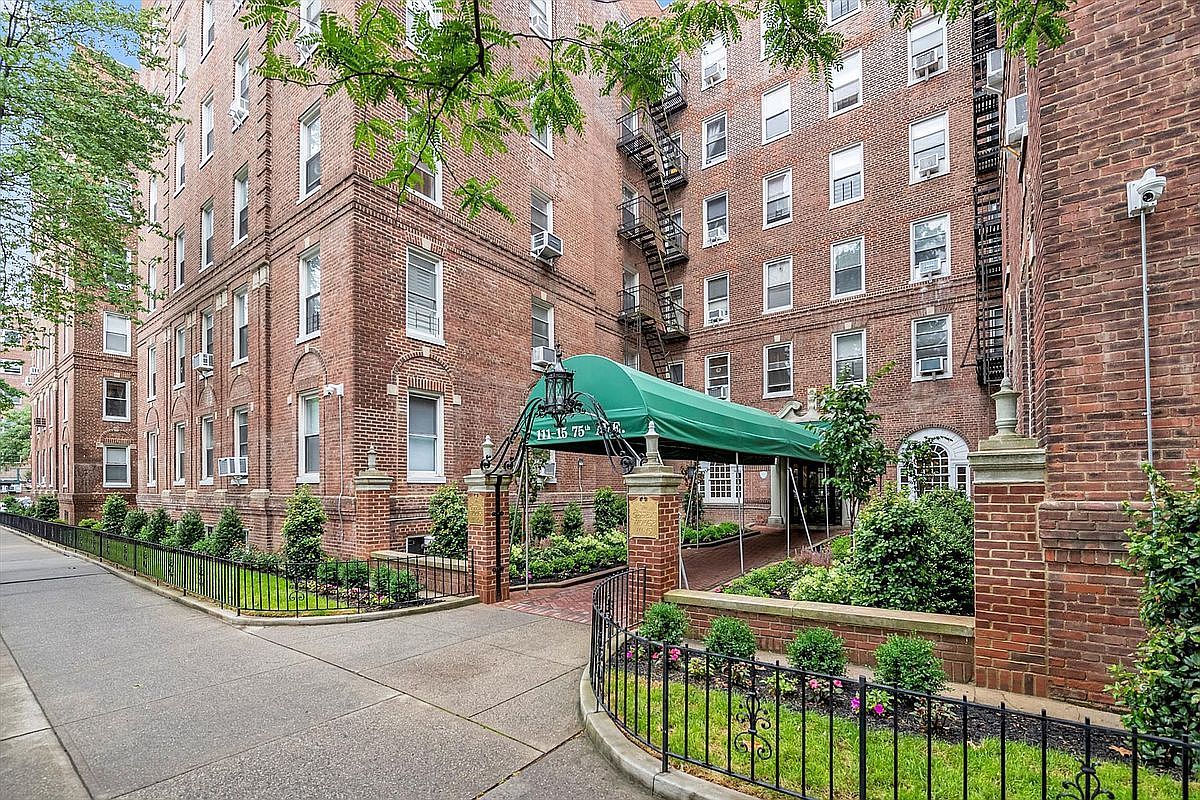 111-15 75th Ave APT 4K Forest Hills, NY 11375 - Thumbnail 3