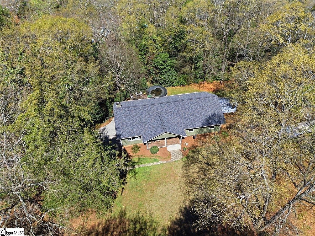 90 Southwood Dr Greenville, SC 29605 - Thumbnail 3