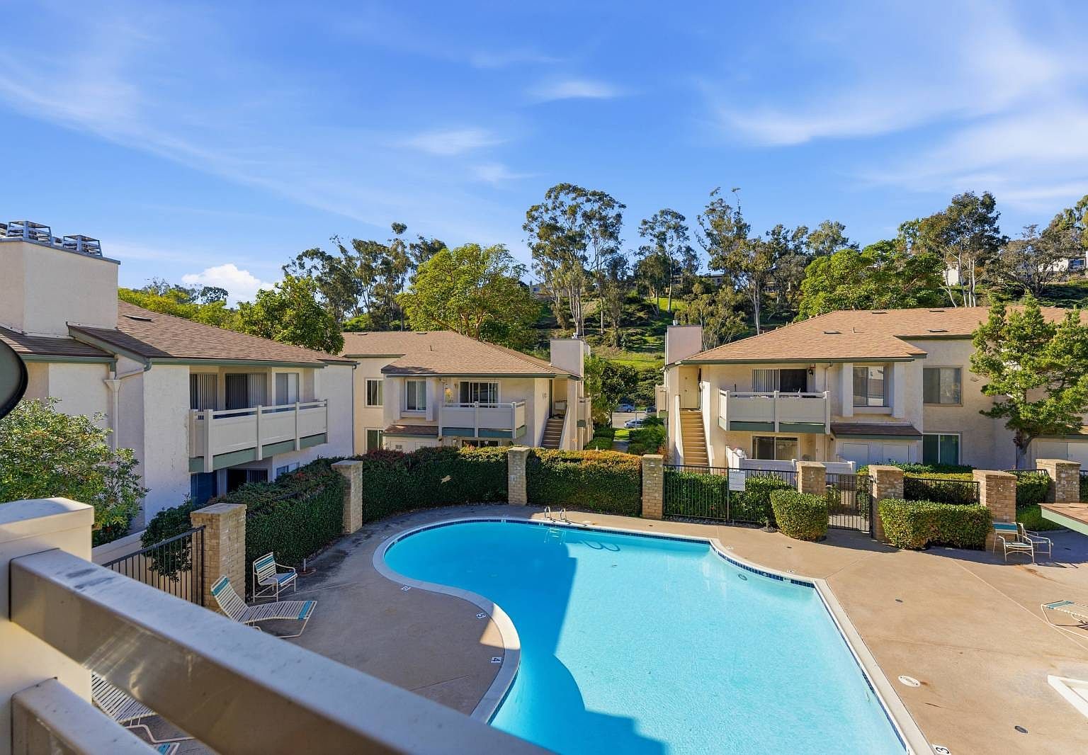 8771 Gilman Dr UNIT D La Jolla, CA 92037 - Thumbnail 3