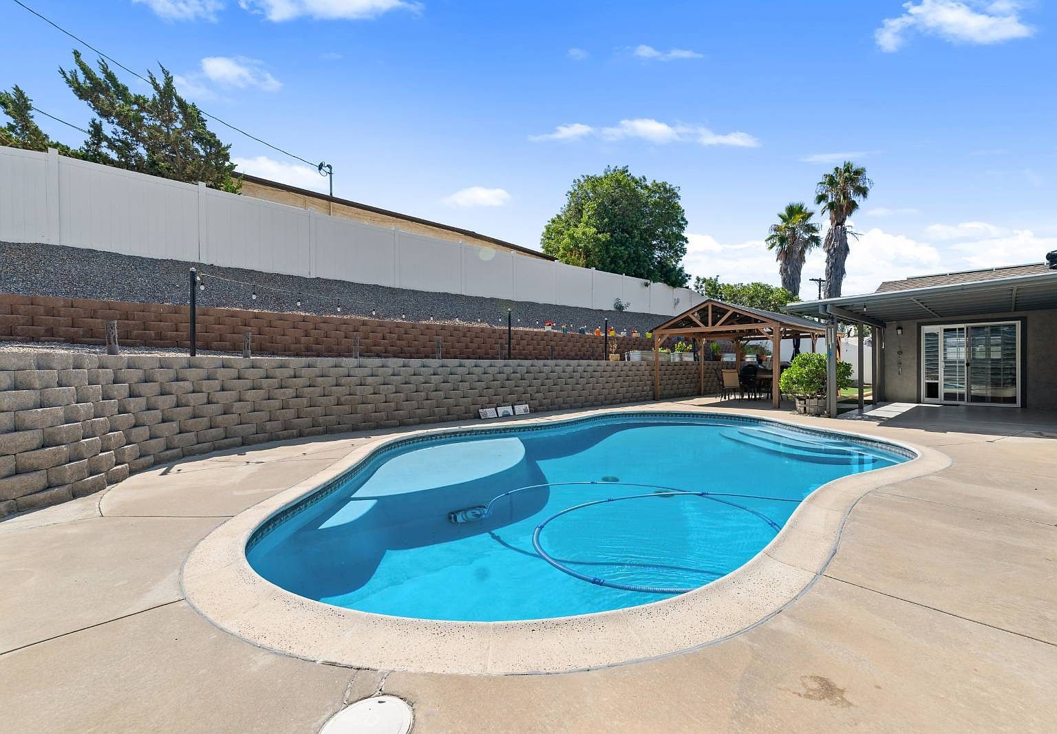 10337 Strathmore Dr Santee, CA 92071 - Thumbnail 3