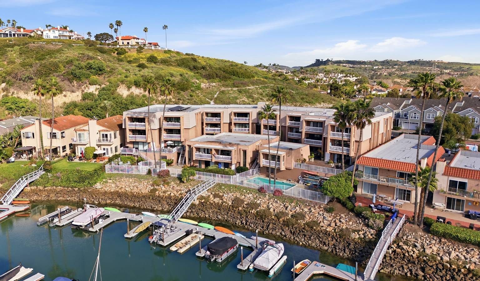 4705 Marina Dr APT 7 Carlsbad, CA 92008 - Thumbnail 3