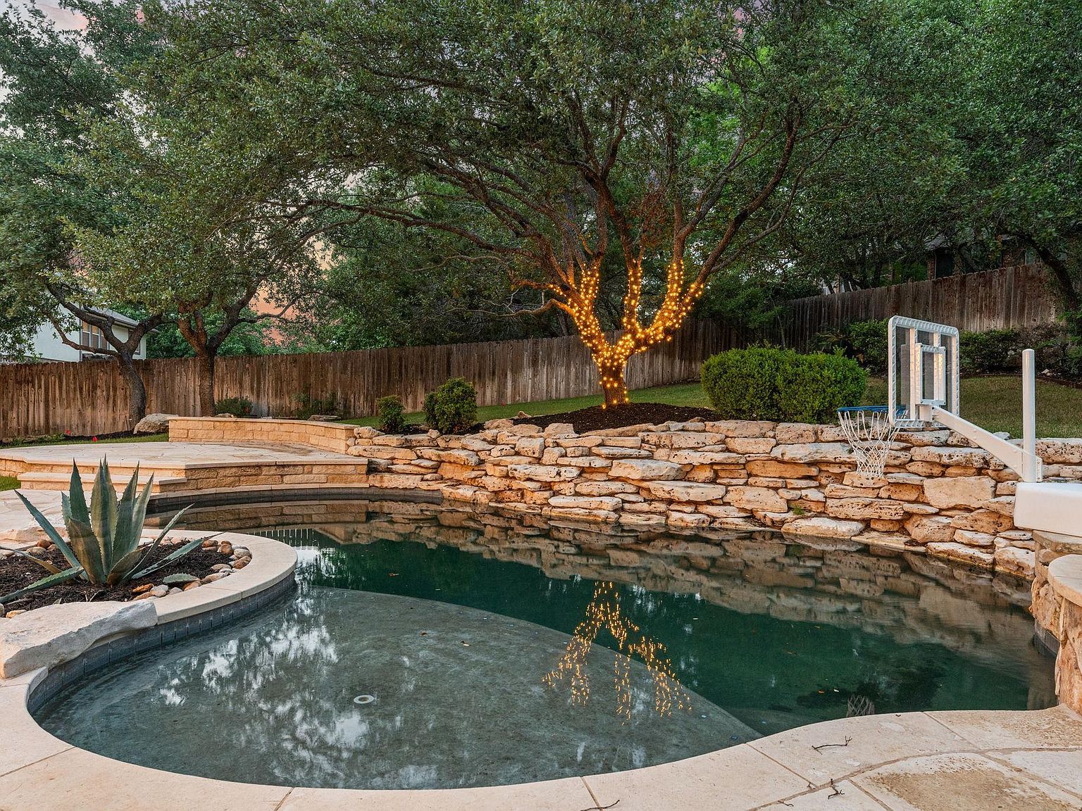 13300 Country Lake Dr Austin, TX 78732 - Thumbnail 3