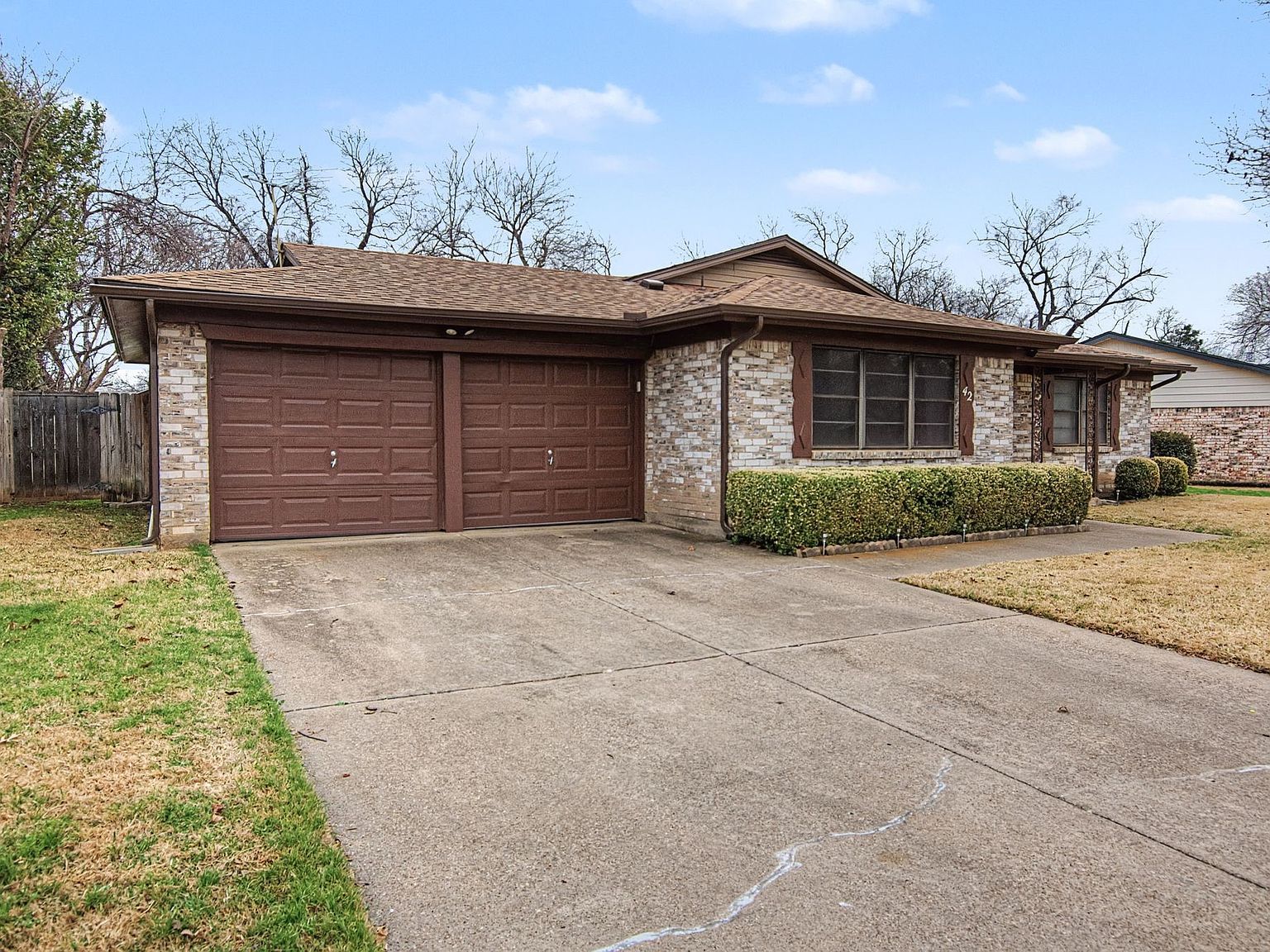 42 Page St Hurst, TX 76053 - Thumbnail 3