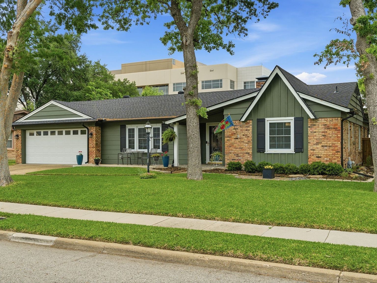 1912 Sunnybrook Dr Irving, TX 75061 - Thumbnail 3