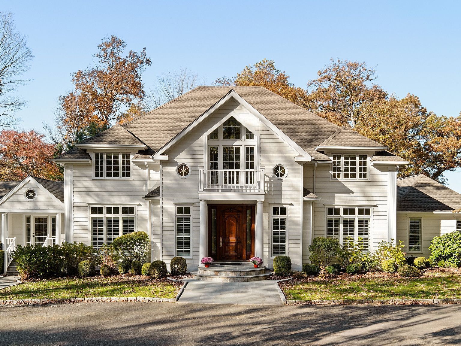 3 Mayflower Ln Weston, CT 06883 - Thumbnail 3