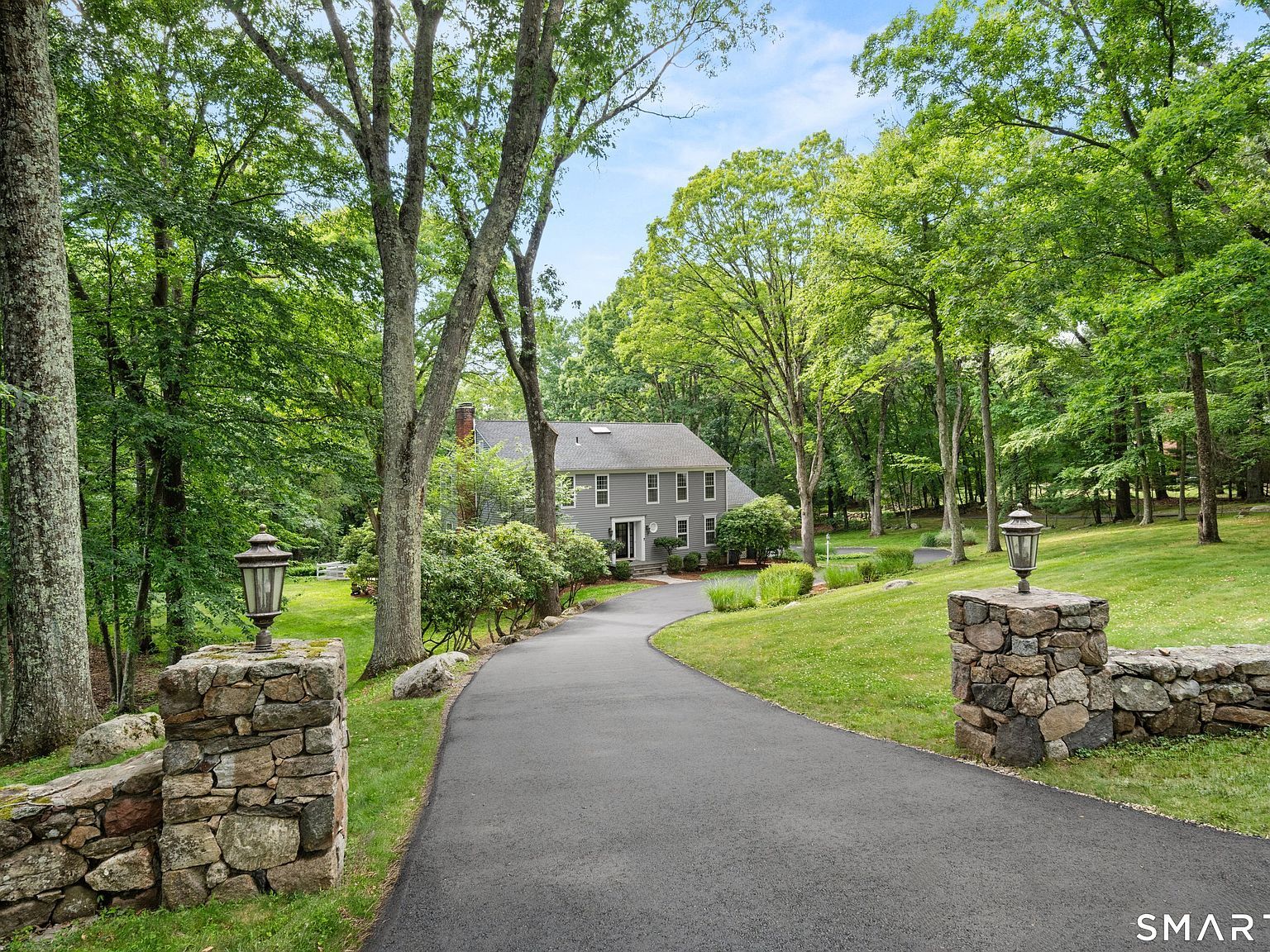 32 Silver Ridge Cmn Weston, CT 06883 - Thumbnail 3
