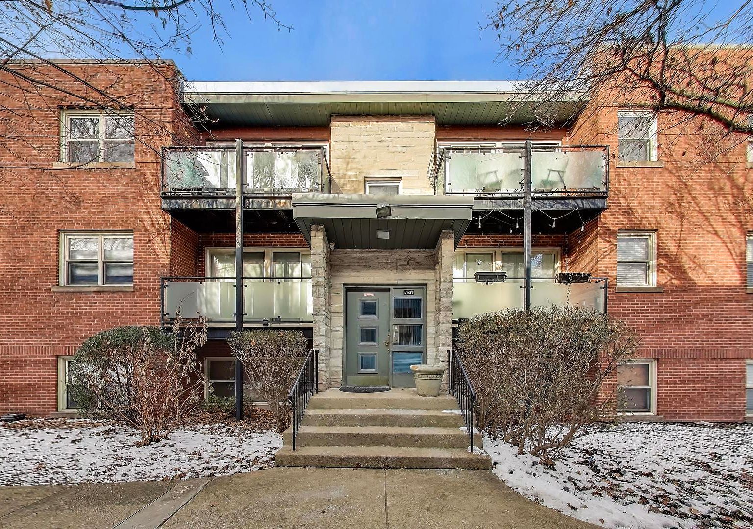 7531 N Damen Ave #2 Chicago, IL 60645 - Thumbnail 3