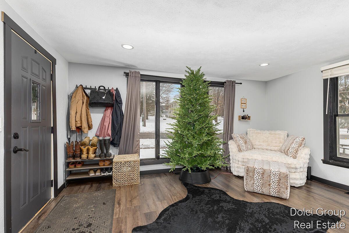 73 Mill St Saranac, MI 48881 - Thumbnail 3