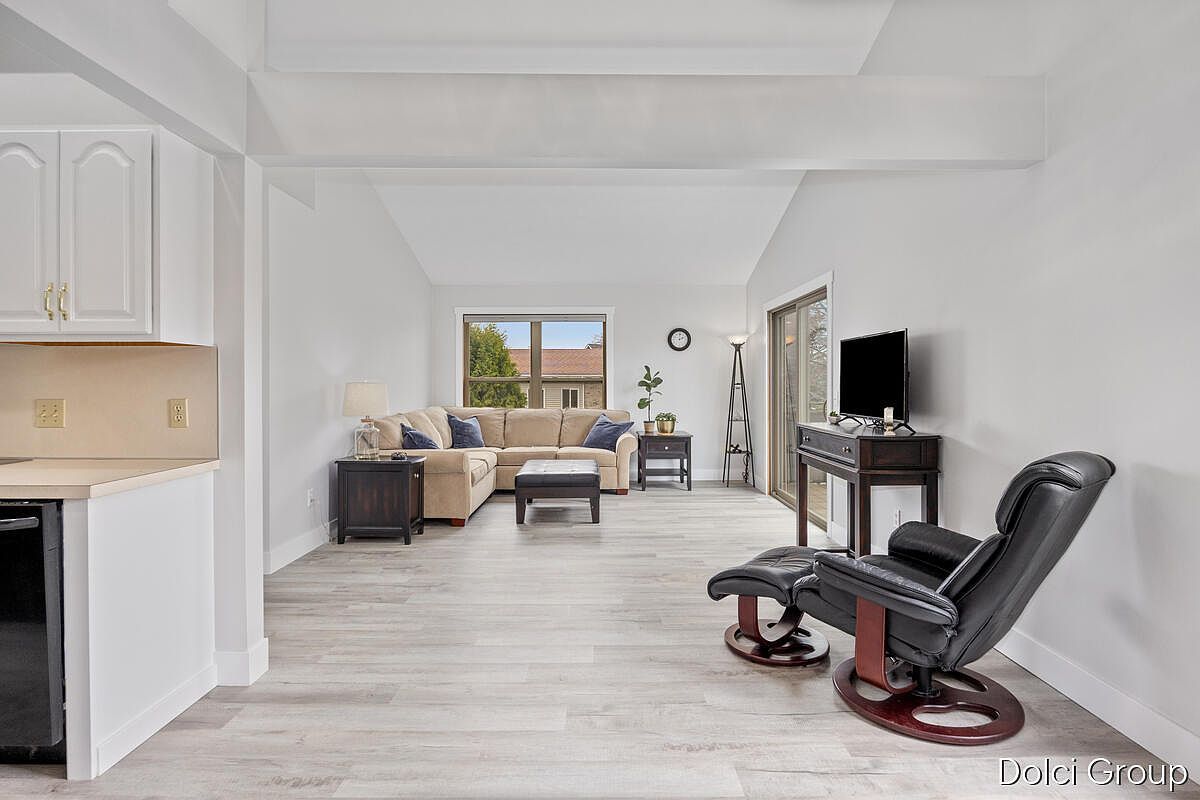 227 Heatherview St NW Sparta, MI 49345 - Thumbnail 3