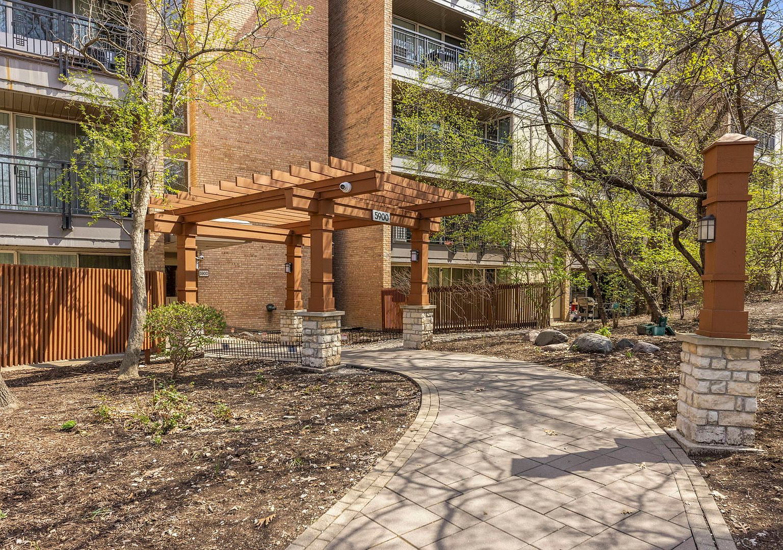 5900 Oakwood Dr APT 5F Lisle, IL 60532 - Thumbnail 3