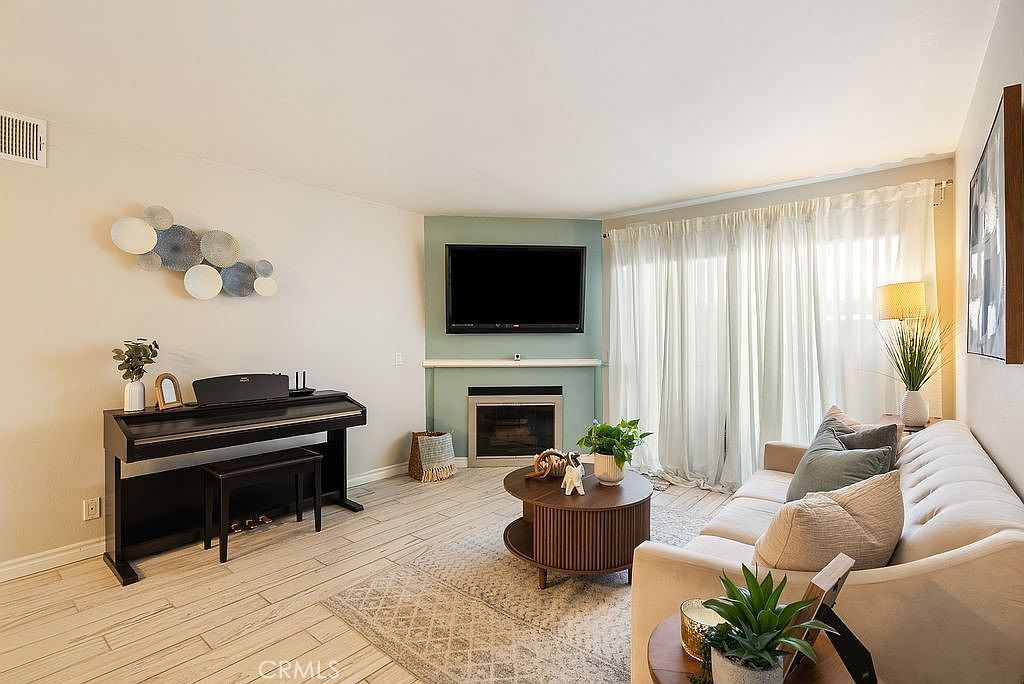 1121 Packers Cir Unit 53 Tustin, CA 92780 - Thumbnail 3