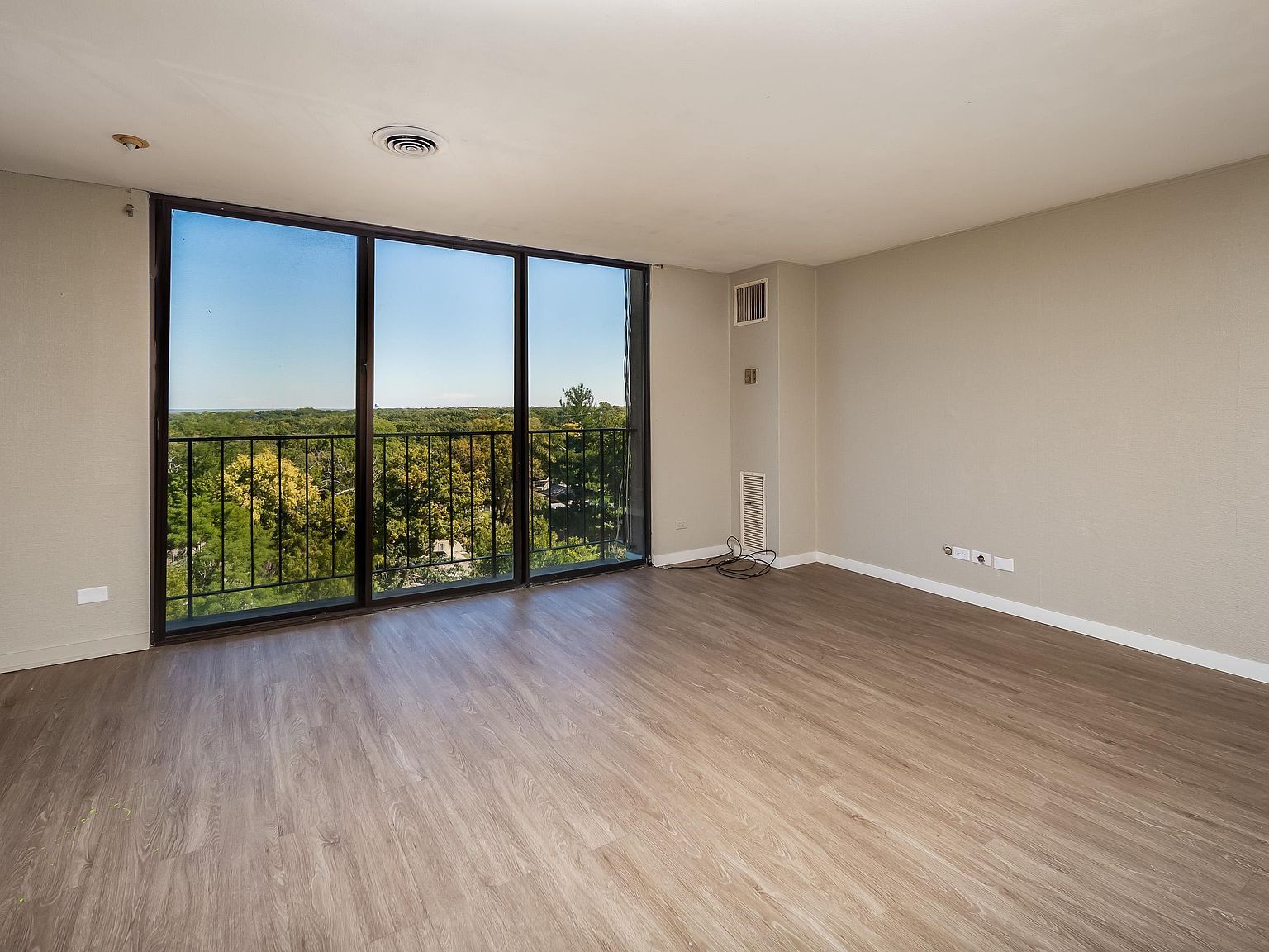 1800 7th St APT 12E East Moline, IL 61244 - Thumbnail 3