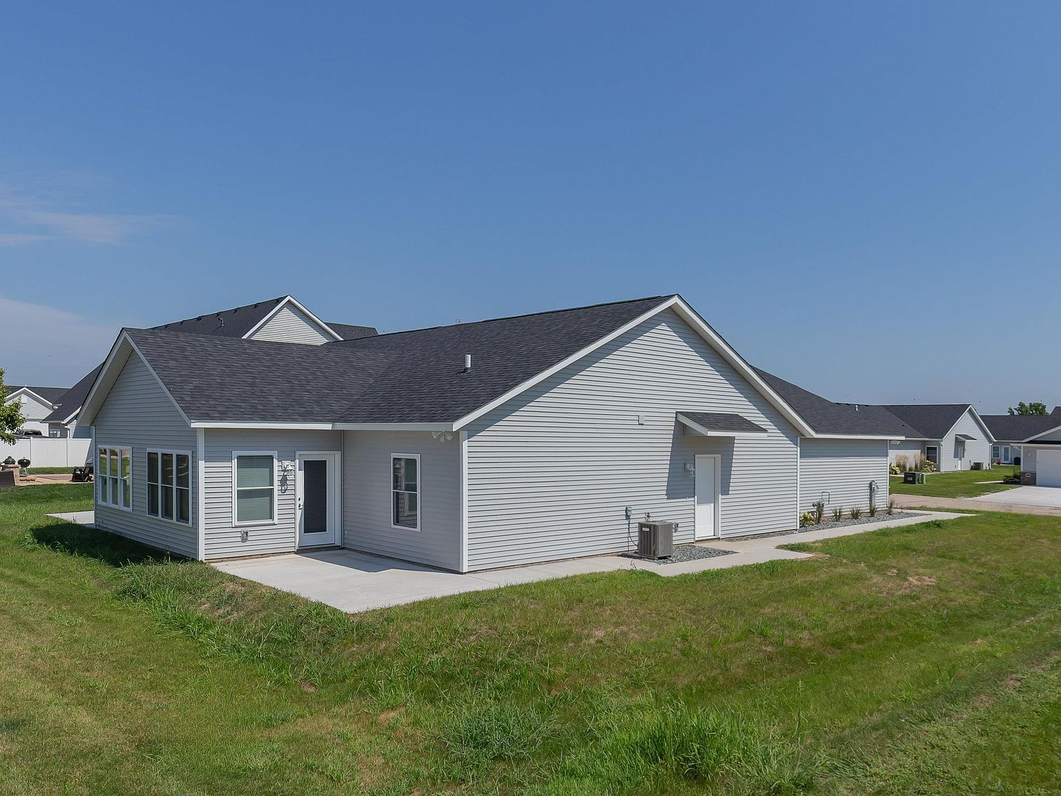 118 Beacon Harbor Pkwy East Moline, IL 61244 - Thumbnail 3