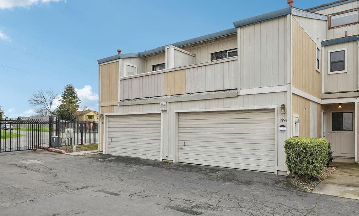 1353 Hood Rd Sacramento, CA 95825 - Thumbnail 3