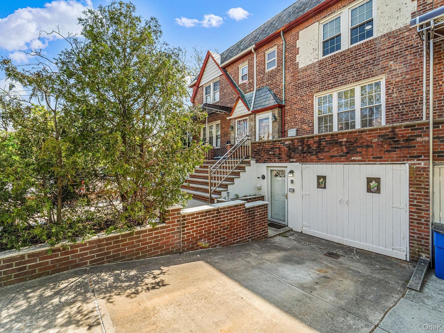 20518 33rd Ave Bayside, NY 11361 - Thumbnail 3