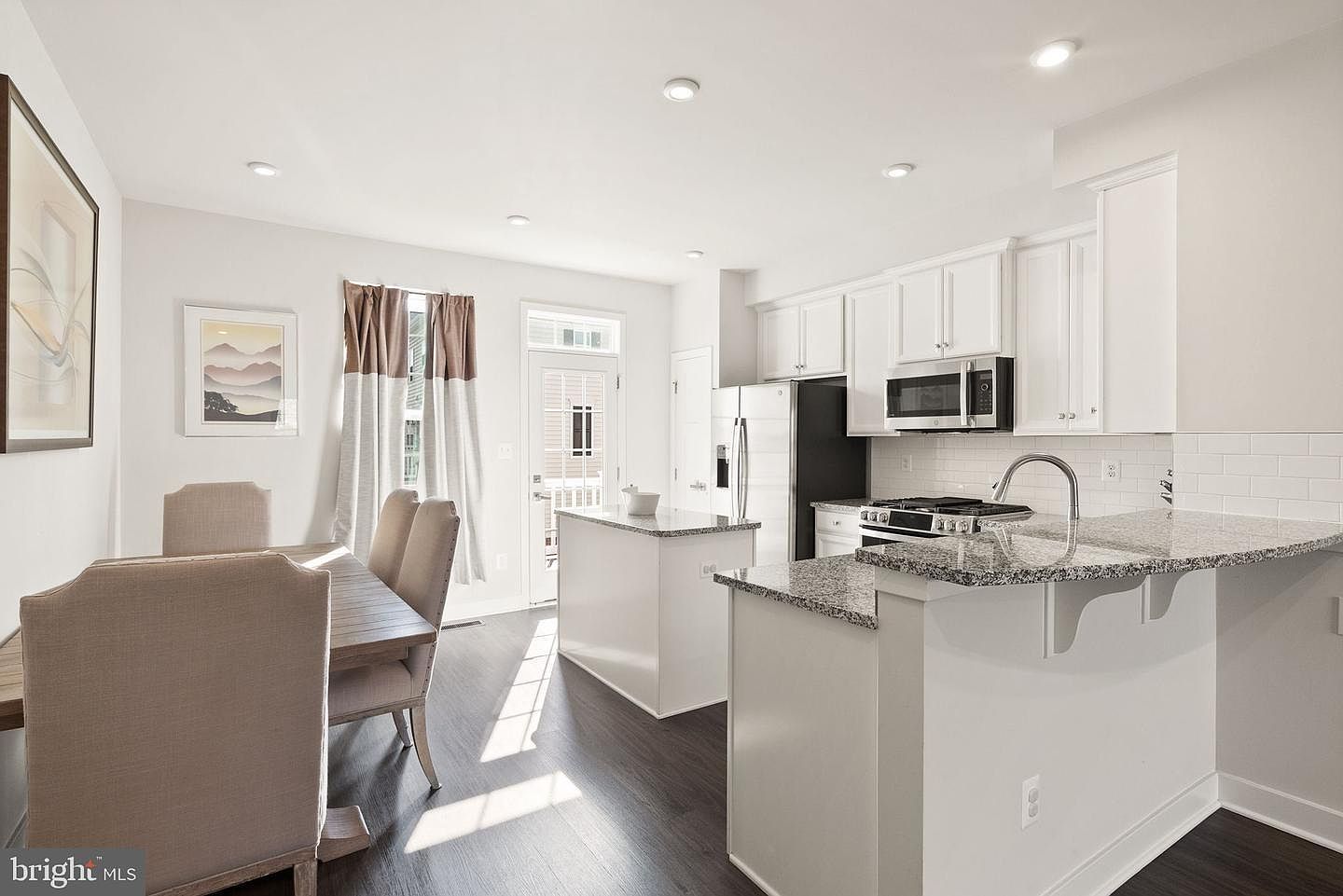 42582 Antonia Ter Sterling, VA 20166 - Thumbnail 3