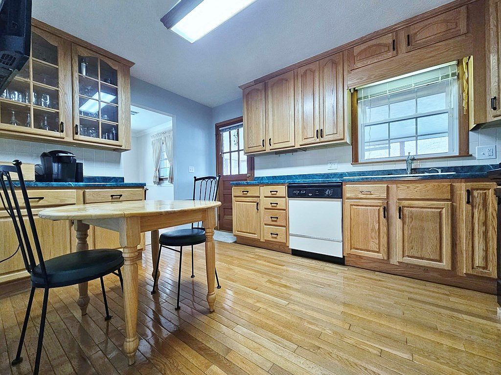 208 Shade Tree Cres Princeton, WV 24739 - Thumbnail 3