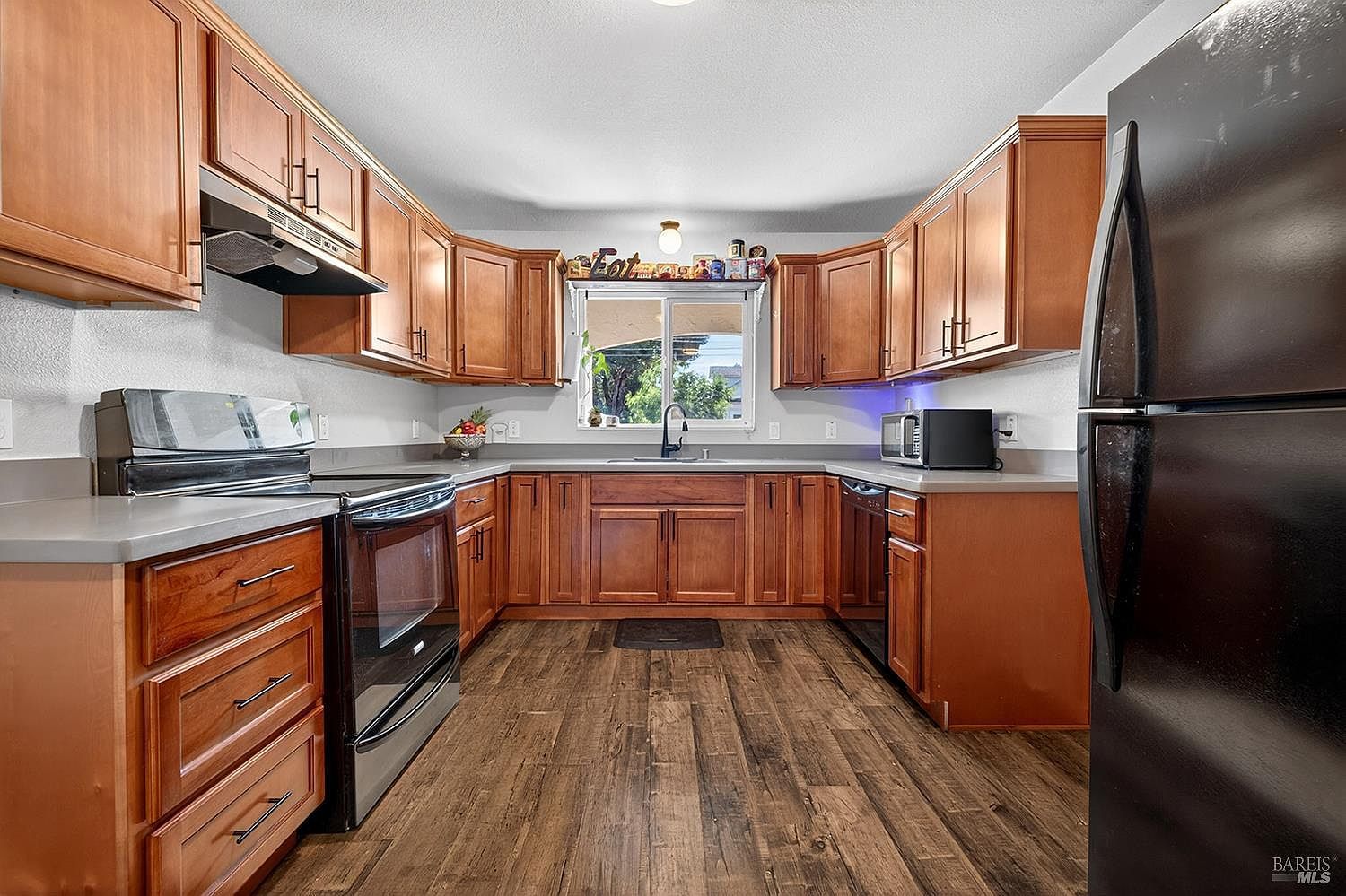 1481 North St Santa Rosa, CA 95404 - Thumbnail 3