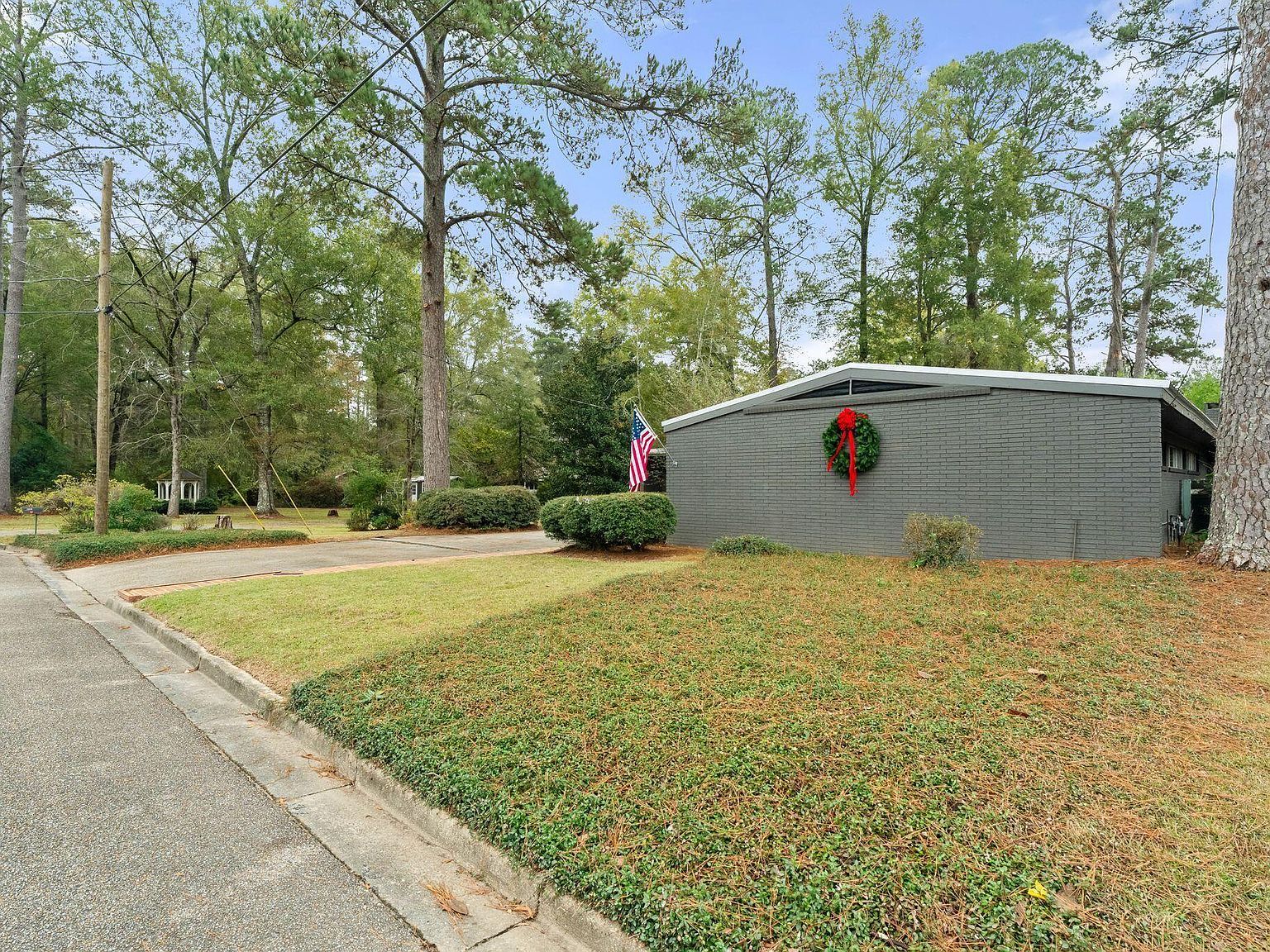 1212 Meadowood Rd Columbia, MS 39429 - Thumbnail 3