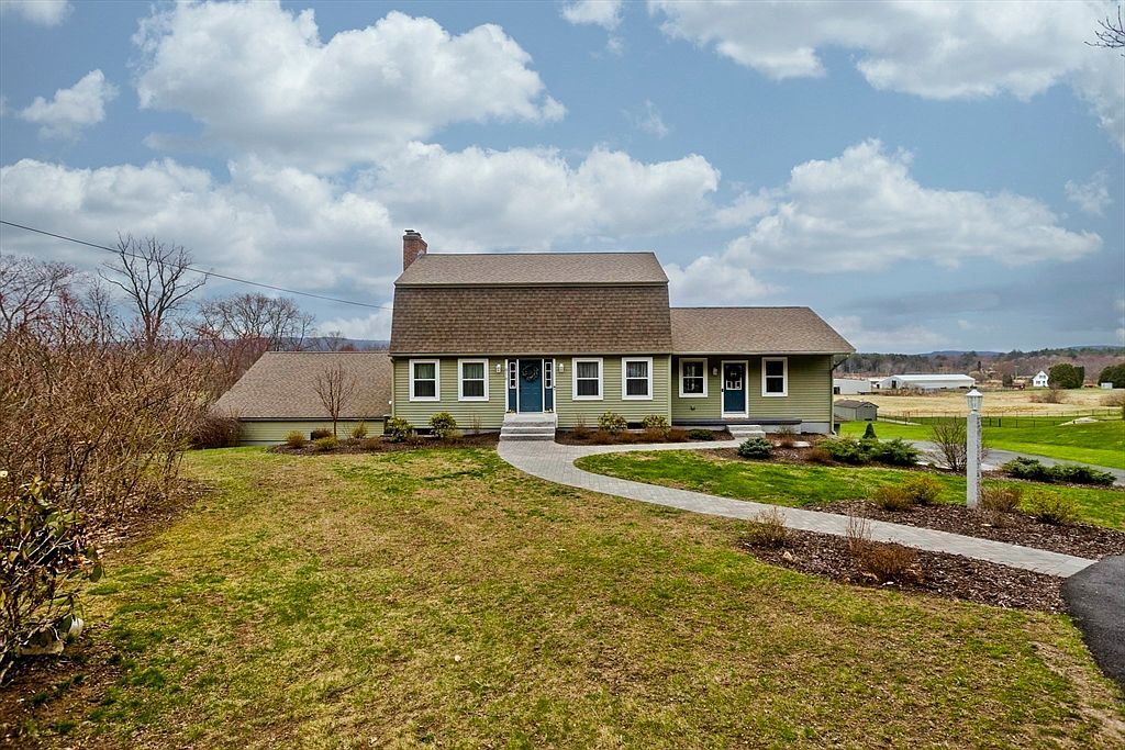 916 S East St Amherst, MA 01002 - Thumbnail 3