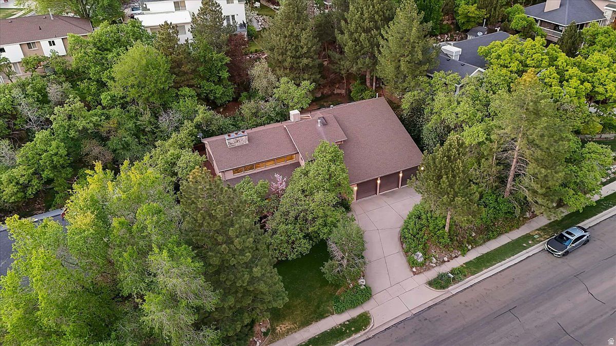 905 N Oakridge Dr Farmington, UT 84025 - Thumbnail 3