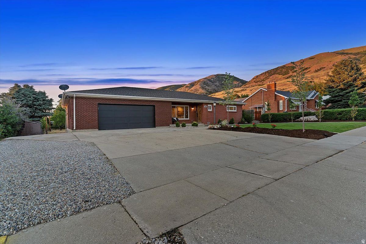 555 E Pages Ln Centerville, UT 84014 - Thumbnail 3