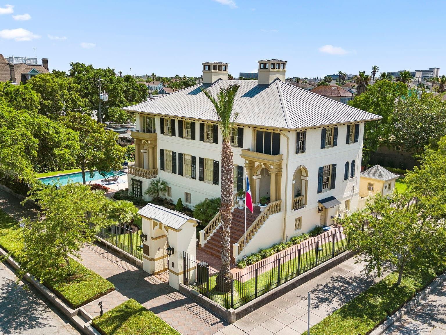 1301 Market St Galveston, TX 77550 - Thumbnail 3