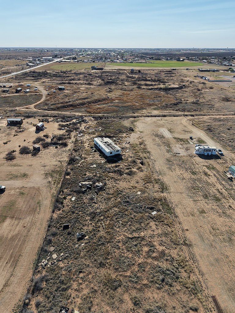 815 SE 2401st Andrews, TX 79714 - Thumbnail 3