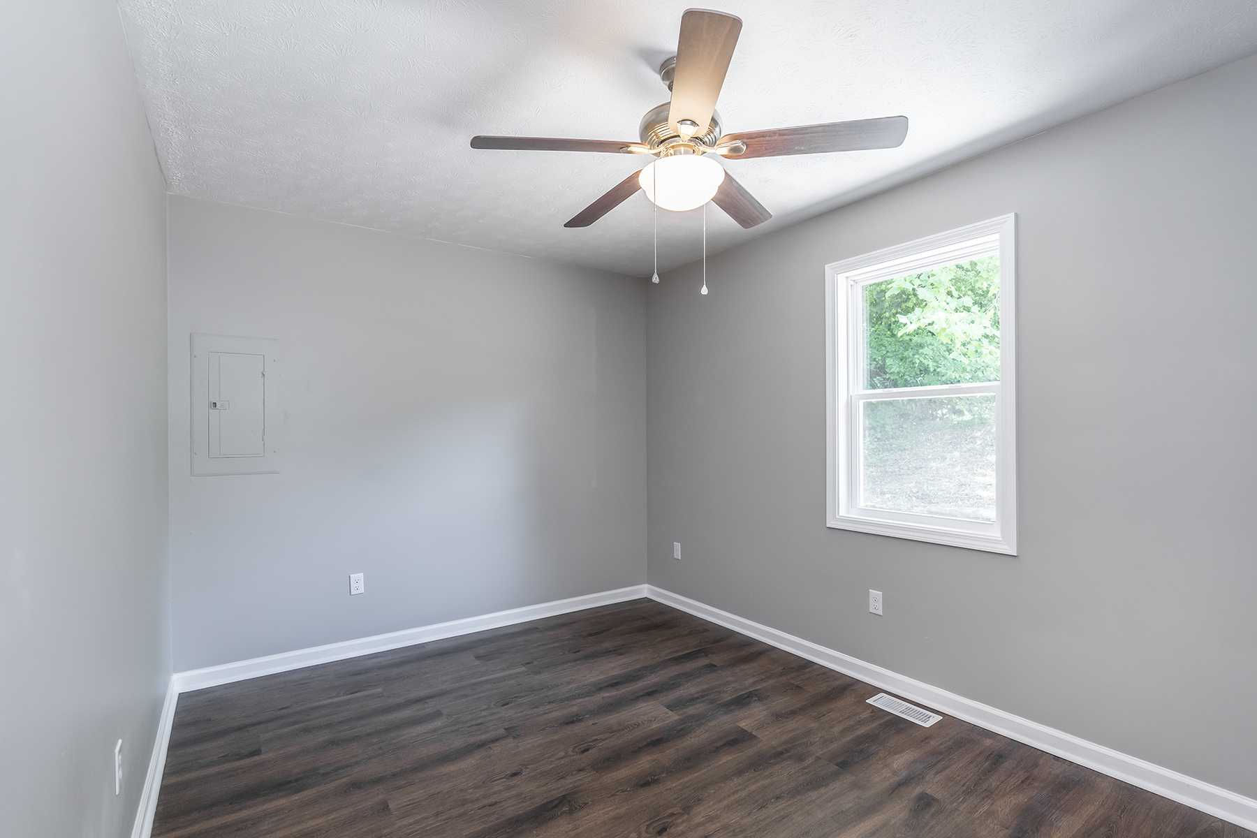 55 Clearview Dr, Irvine, KY, USA, 40336 - Thumbnail 4