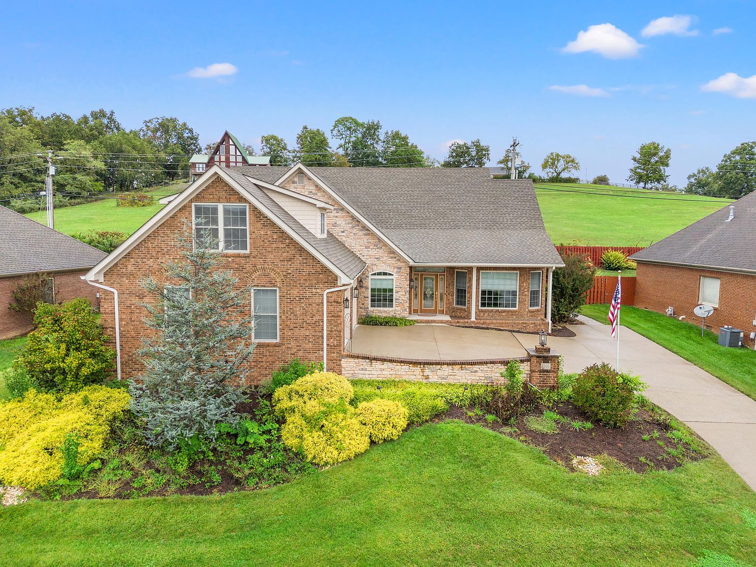 1010 Vineyard Way Berea, KY 40403 - Thumbnail 3