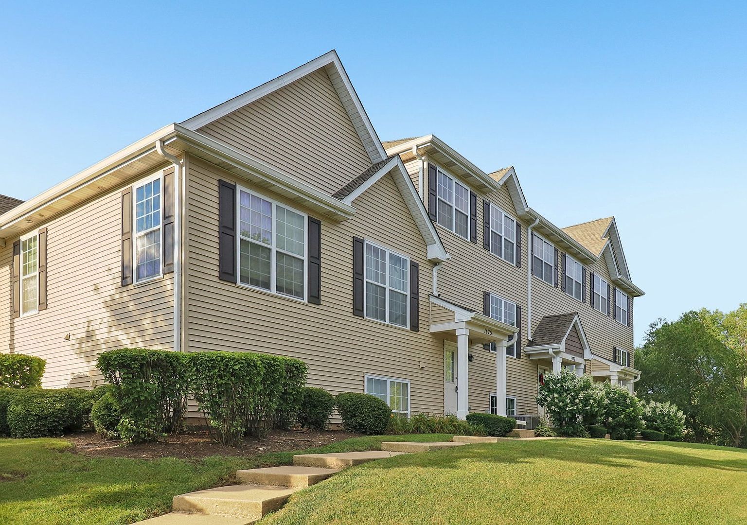 1475 W Sedgewood Ct Round Lake, IL 60073 - Thumbnail 3