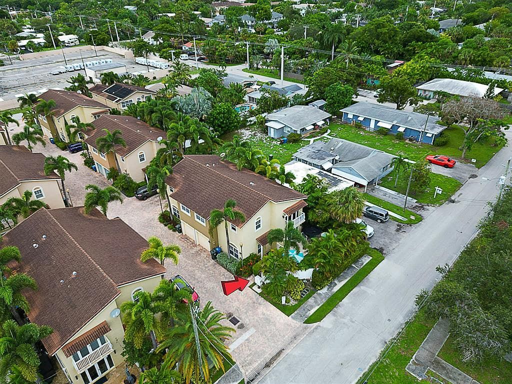 1251 NE 32nd St Fort Lauderdale, FL 33334 - Thumbnail 3