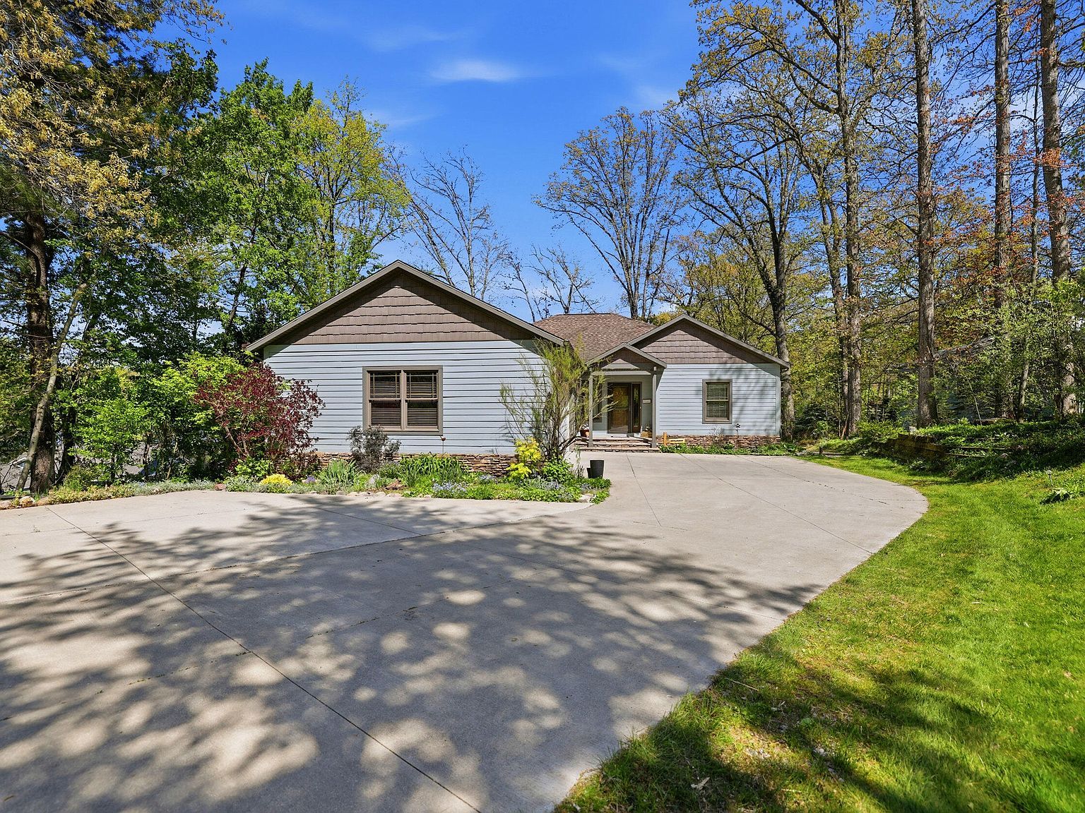 7352 Hallridge Dr NE Belding, MI 48809 - Thumbnail 3