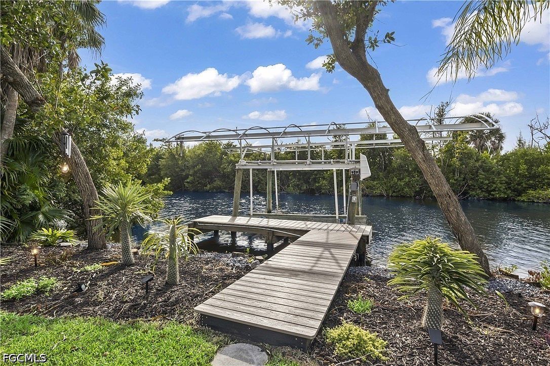 7150 Cobiac Dr Saint James City, FL 33956 - Thumbnail 3