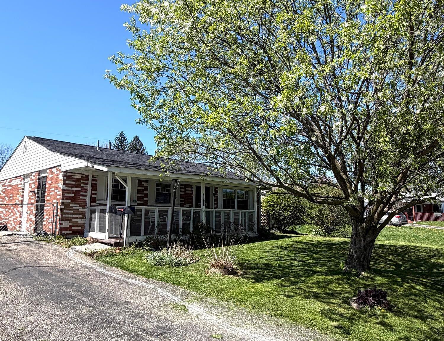 3811 Glenfield Rd Columbus, OH 43232 - Thumbnail 3