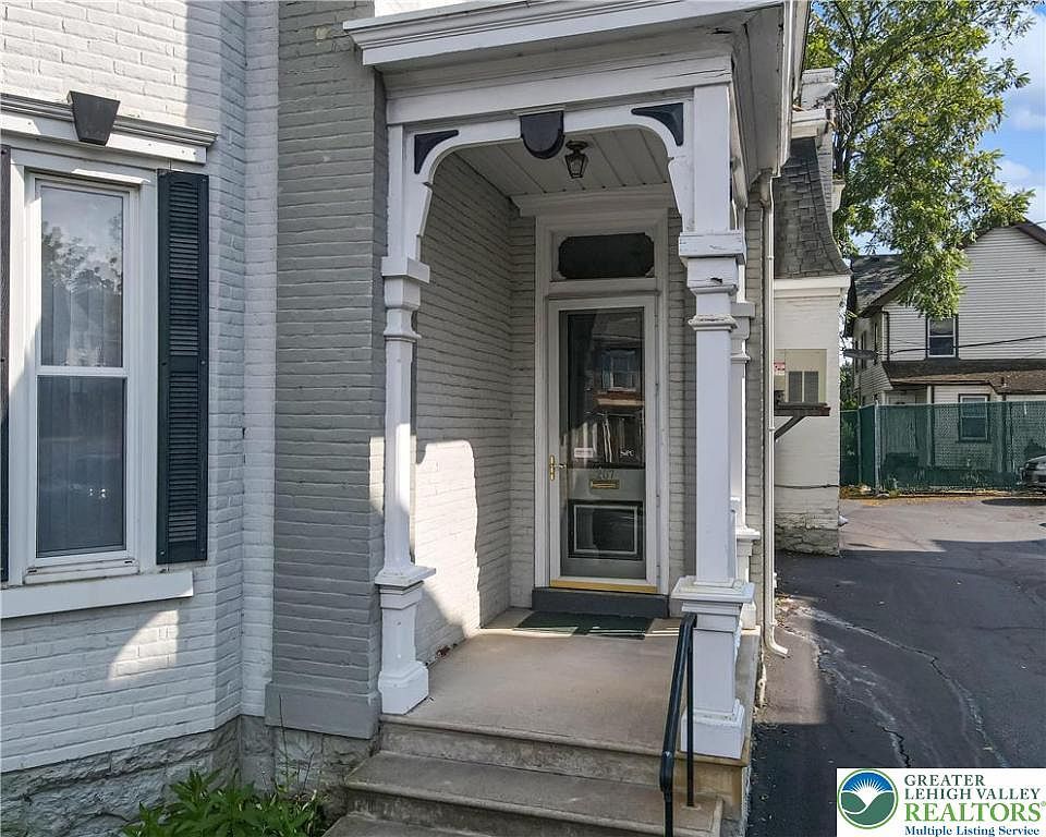 205-207 W Broad St Bethlehem, PA 18018 - Thumbnail 3