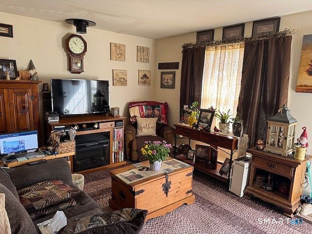 39 Courtney Ln Killingly, CT 06241 - Thumbnail 3