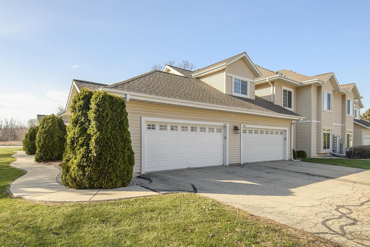 W397N5883 Autumn Woods Dr Oconomowoc, WI 53066 - Thumbnail 3