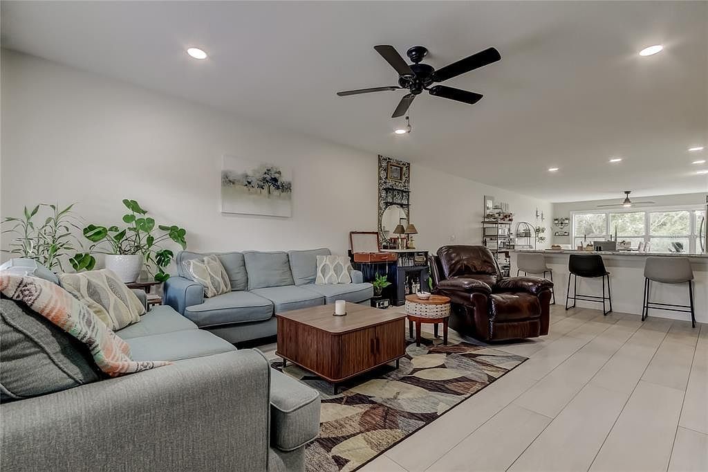 2170 Americus Blvd N APT 64 Clearwater, FL 33763 - Thumbnail 3