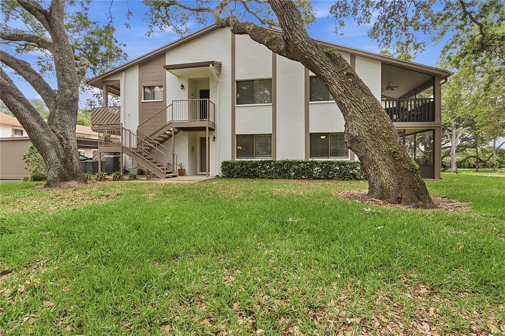 514 Longfellow Ct APT B Safety Harbor, FL 34695 - Thumbnail 3