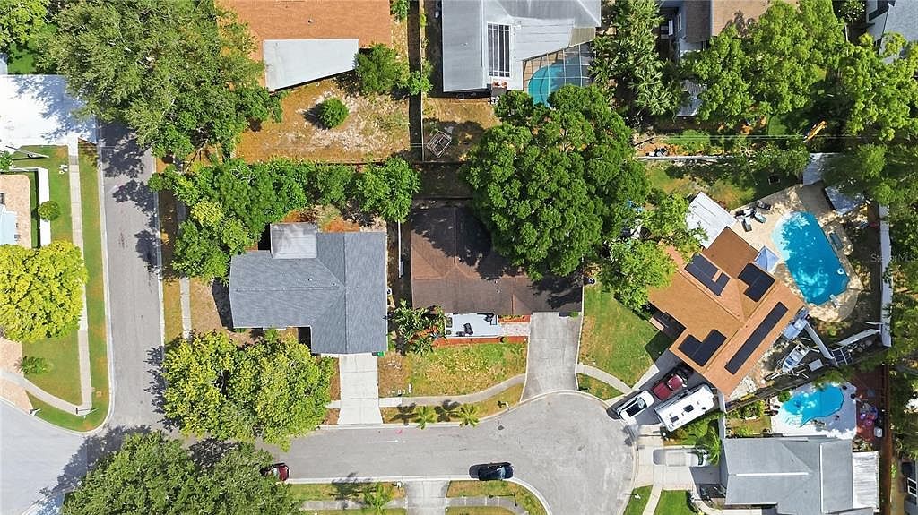 391 Walnut Ct Palm Harbor, FL 34683 - Thumbnail 3