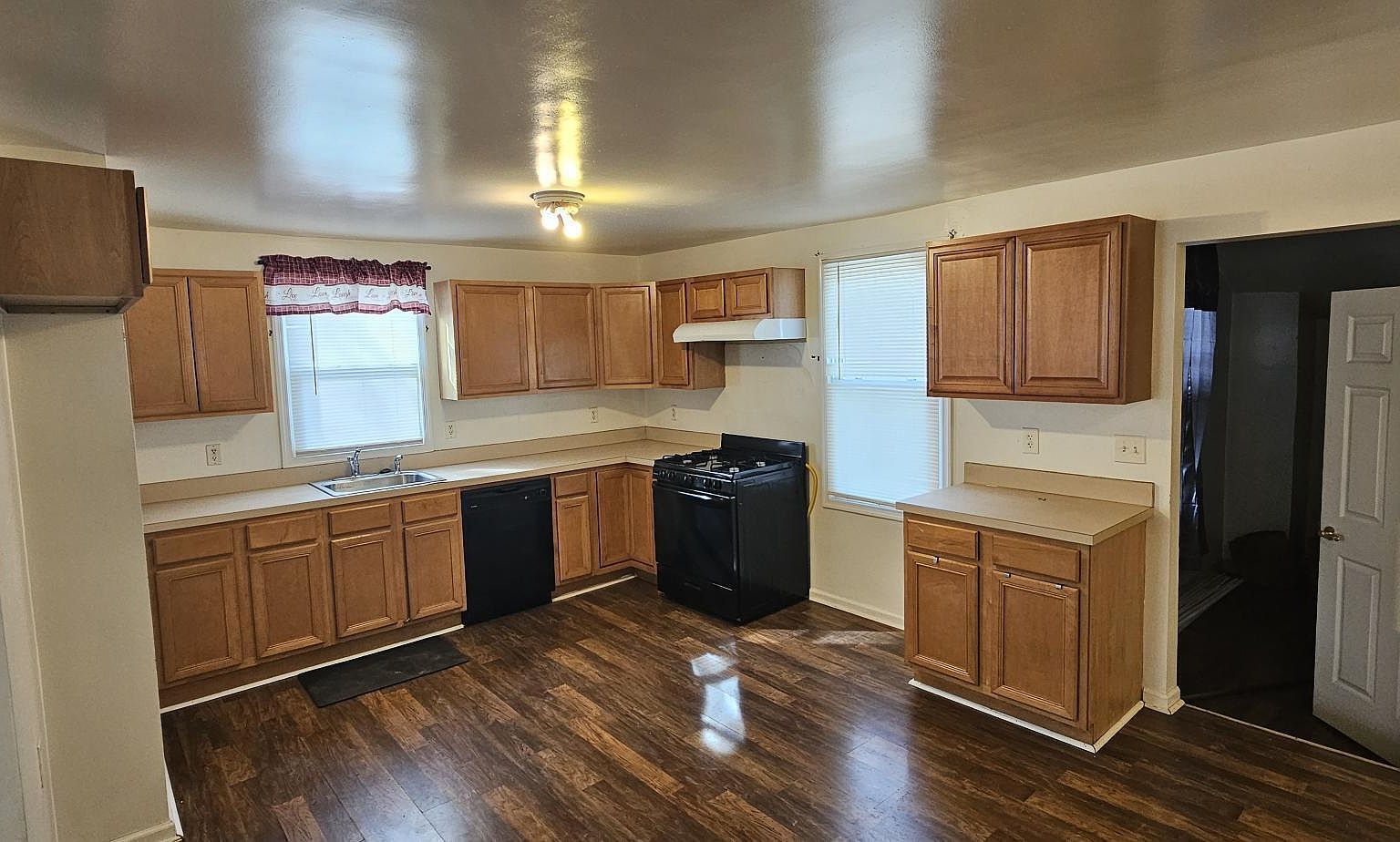 402 Green St W Millville, NJ 08332 - Thumbnail 3