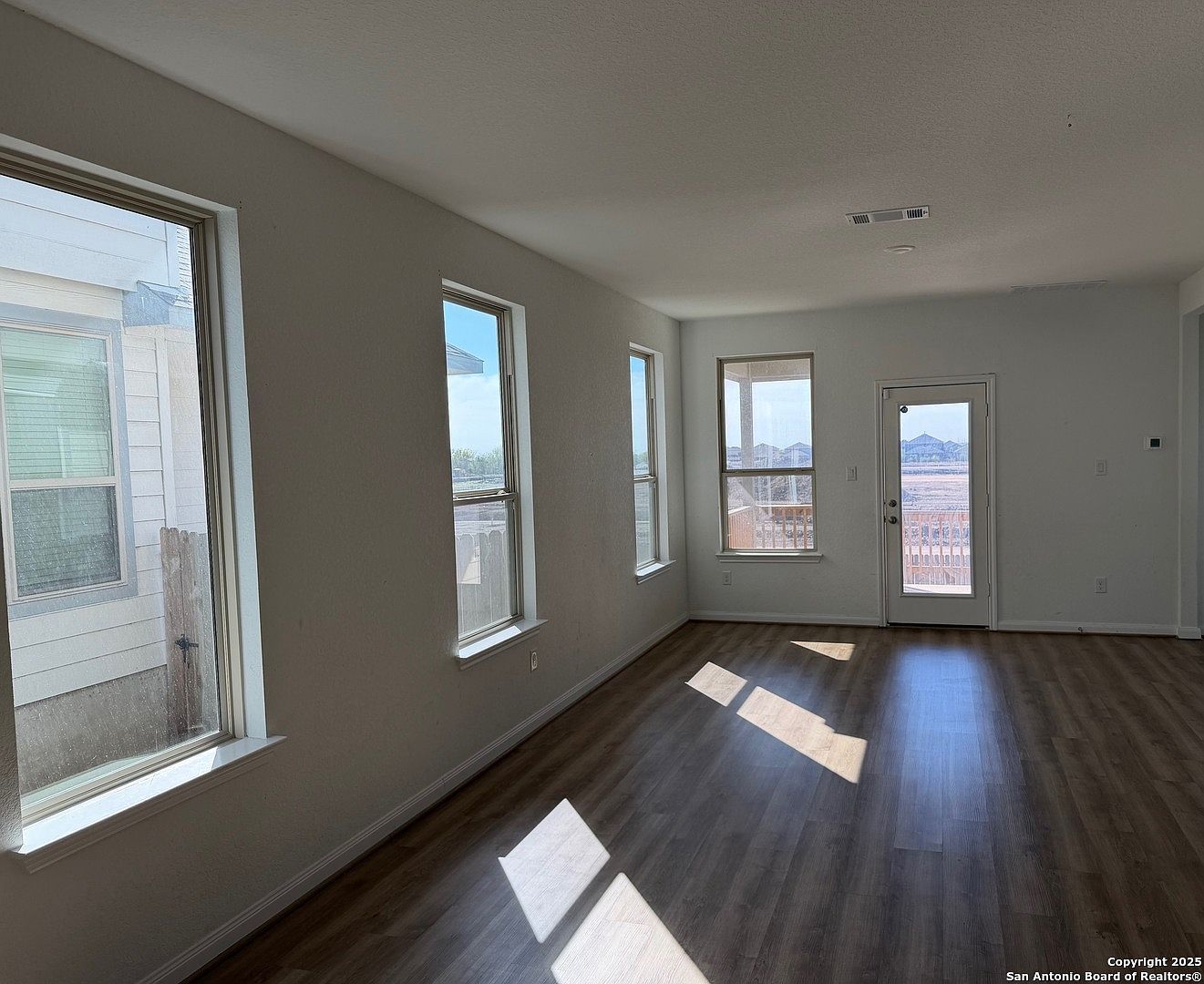 9540 Griffith Run Converse, TX 78109 - Thumbnail 3