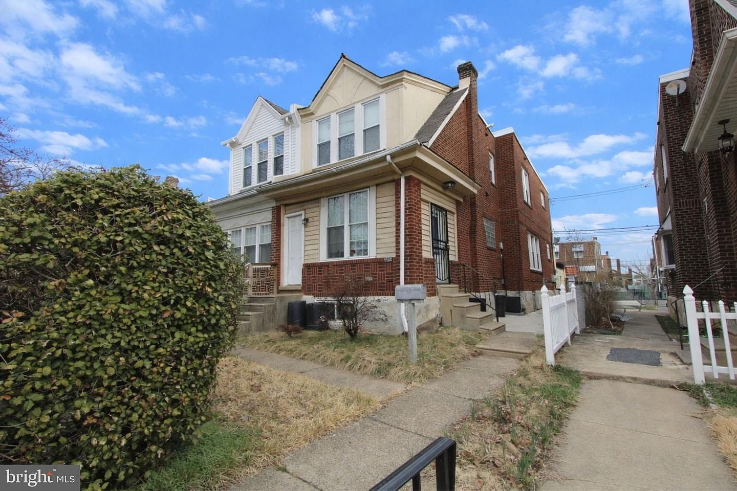 2311 Rhawn St Philadelphia, PA 19152 - Thumbnail 3