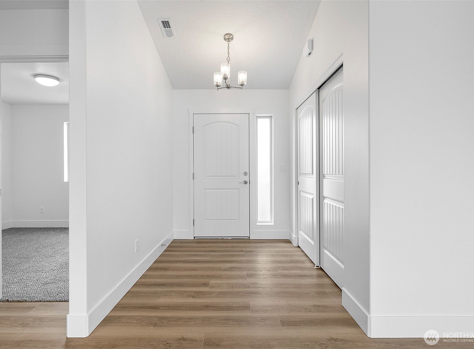 221 Lessor Loop Moses Lake, WA 98837 - Thumbnail 3