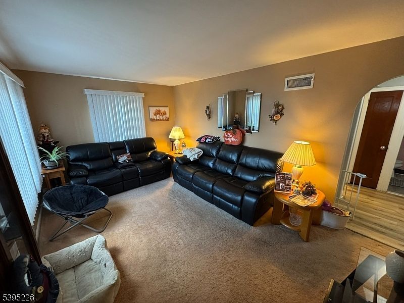 95 Elizabeth Pl Totowa, NJ 07512 - Thumbnail 3