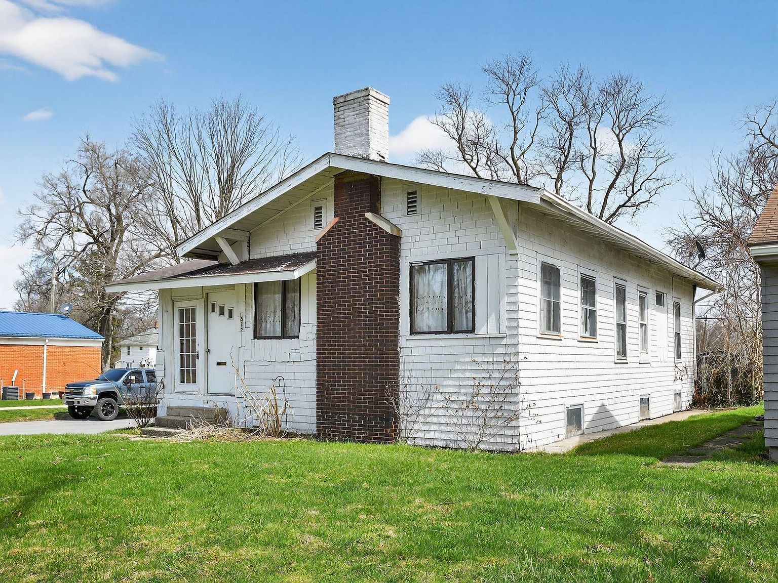 1526 N Olive St South Bend, IN 46628 - Thumbnail 3