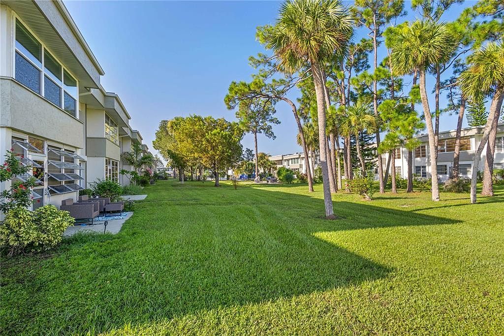 2437 Harbor Blvd APT 210 Port Charlotte, FL 33952 - Thumbnail 3